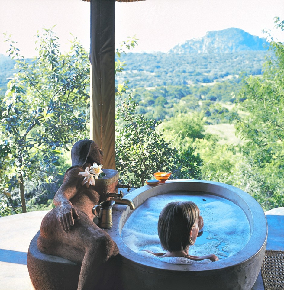 Leshiba Wilderness Venda Village Bath (hi-res image)