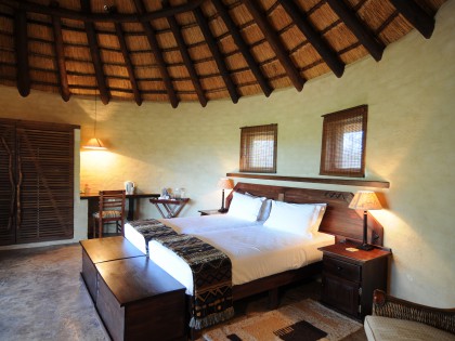 Mopane Bush Lodge Chalet (hi-res image)