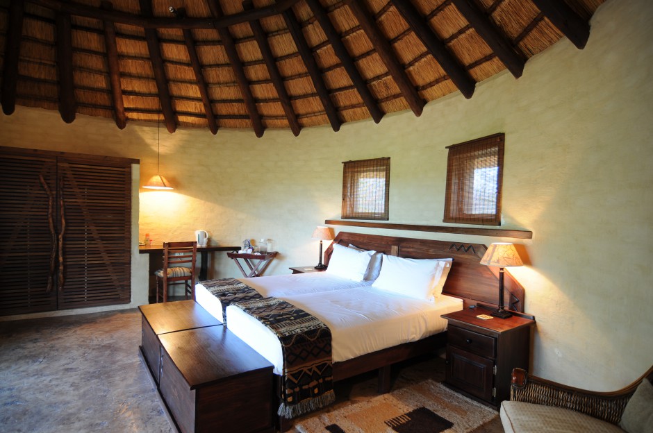 Mopane Bush Lodge Chalet (hi-res image)