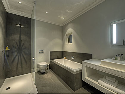 En-suite bathroom at The THREE (hi-res image)