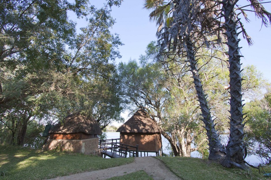 Chundukwa River Lodge Bee-Eater Chalet (hi-res JPG)